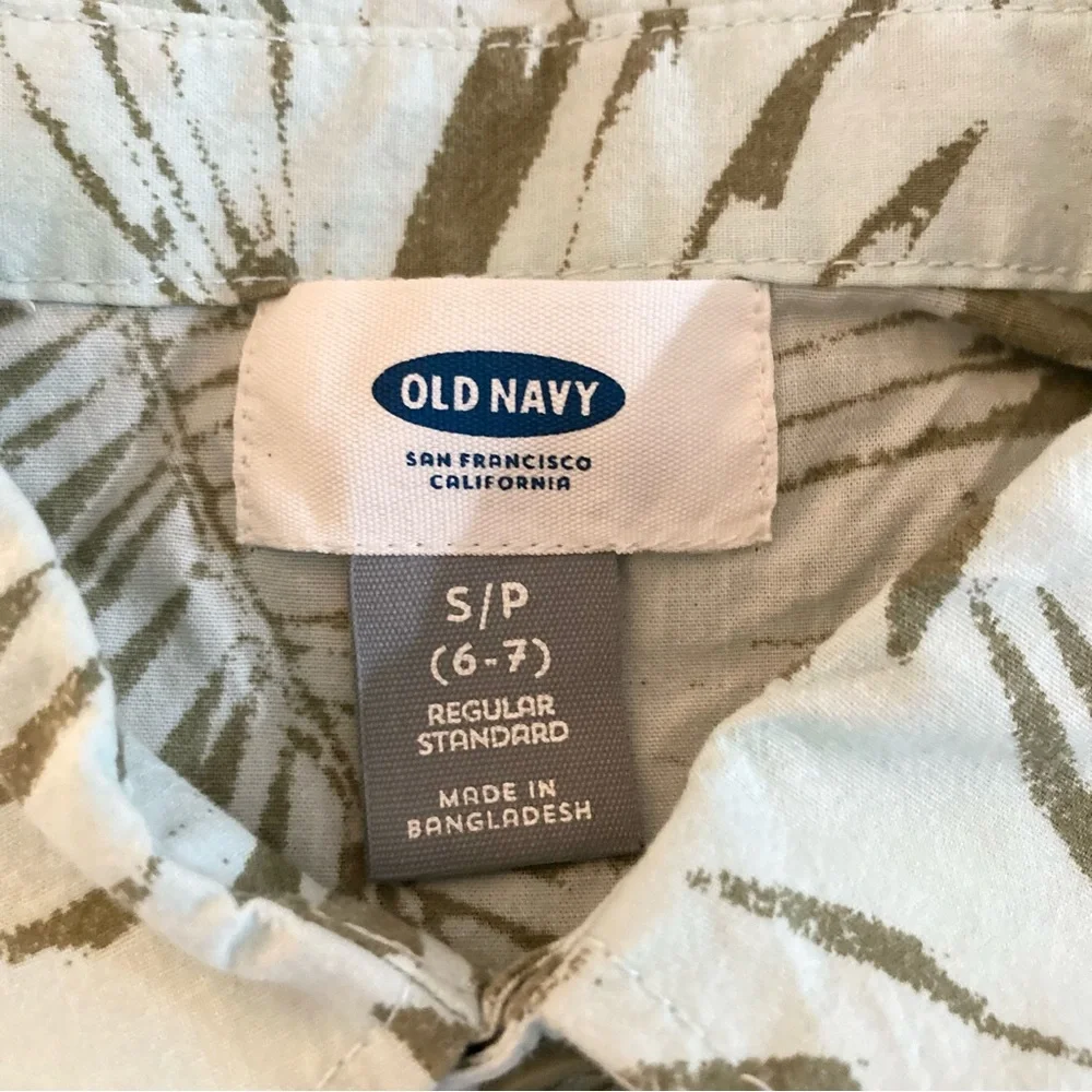 NWT Boys Hawaiian Shirt Collared Button Dowm Size Kids Small 6 - 7